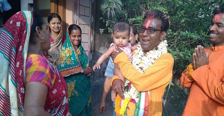 BJP candidate Bijan Mandal is getting a lot of affection from the people of Khandaghosh